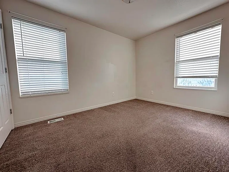 315 N 270 W — Photo 8