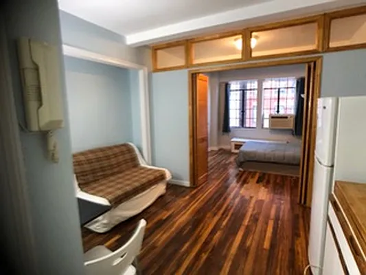 Rented by E Realty International Corp | media 6