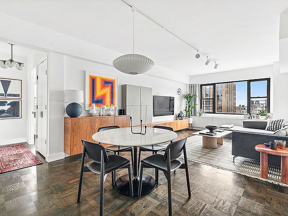 2nd image of 201 E 21st St APT 20J