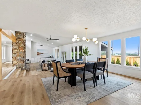 9438 W Stonehill Ct, Boise, ID 83709