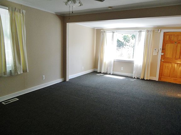 5th image of 23 Bay Pkwy