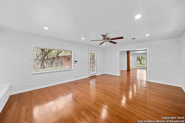202 Donella Dr — Photo 17