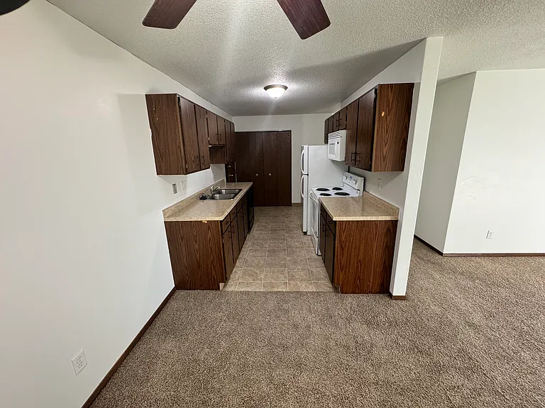 Riverview Apartments — Photo 7