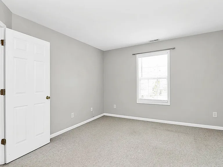 141 Ross Moore Ave — Photo 9