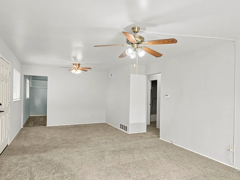 3641 Martha St — Photo 10
