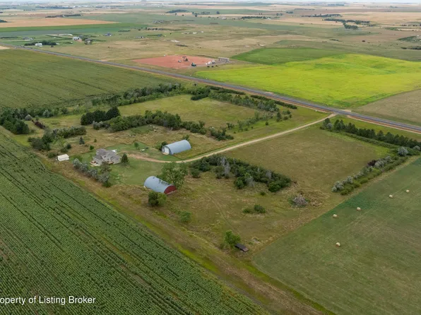 10750 32nd St SW, Dickinson, ND 58601