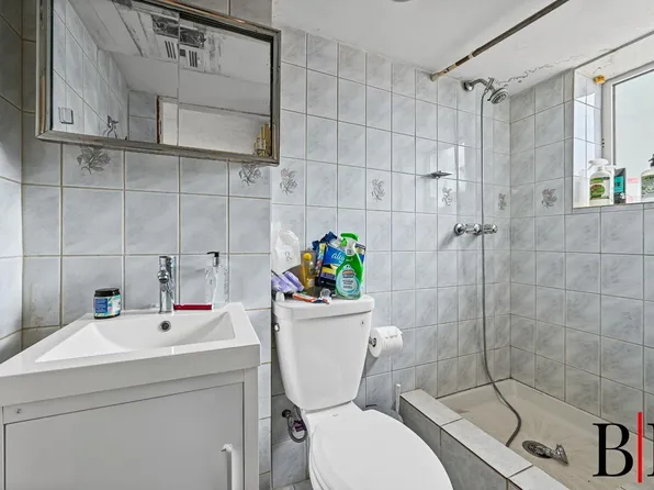 2063 East 71st Street image 8 of 24