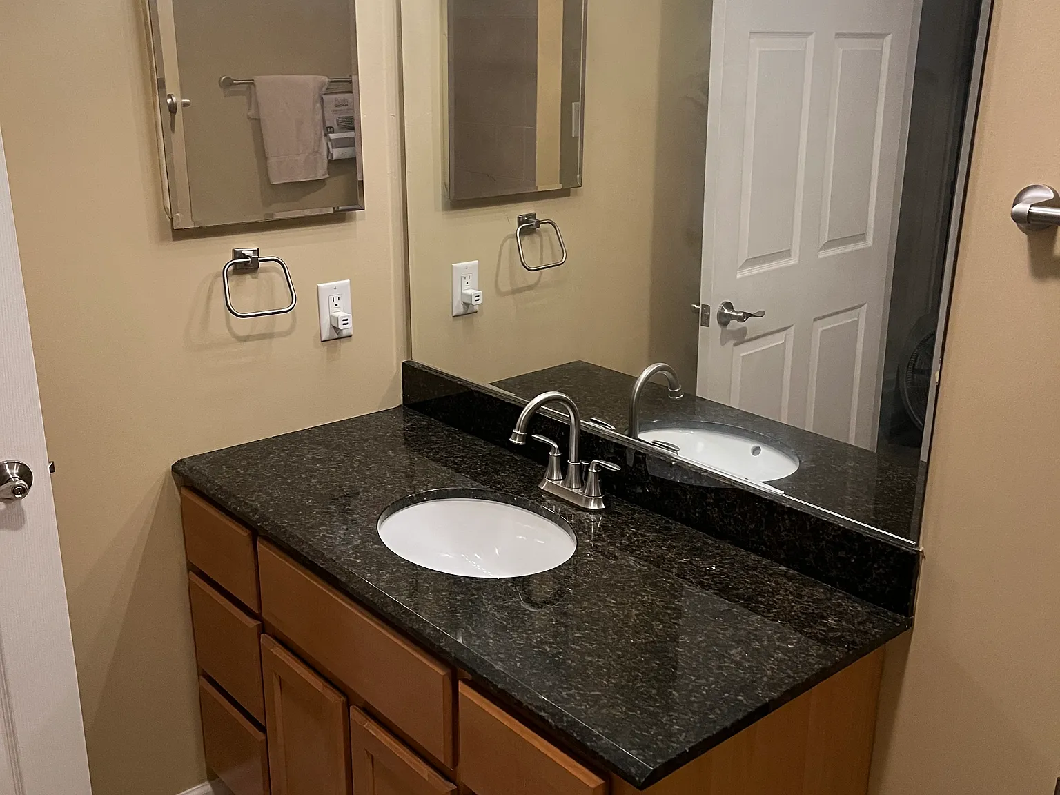 2 bed, 1.5 bath, 1075 sqft, $1,850 — Photo 1