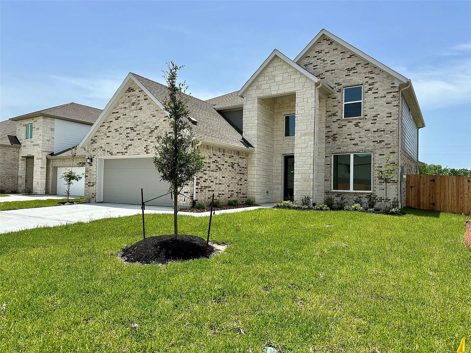 4 bed, 3.5 bath, 2795 sqft, $3,650 — Photo 2