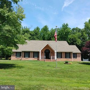 55 Charles St, Elkton, MD, 21921