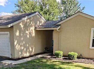 10846 Bradshaw St, Overland Park, KS 66210