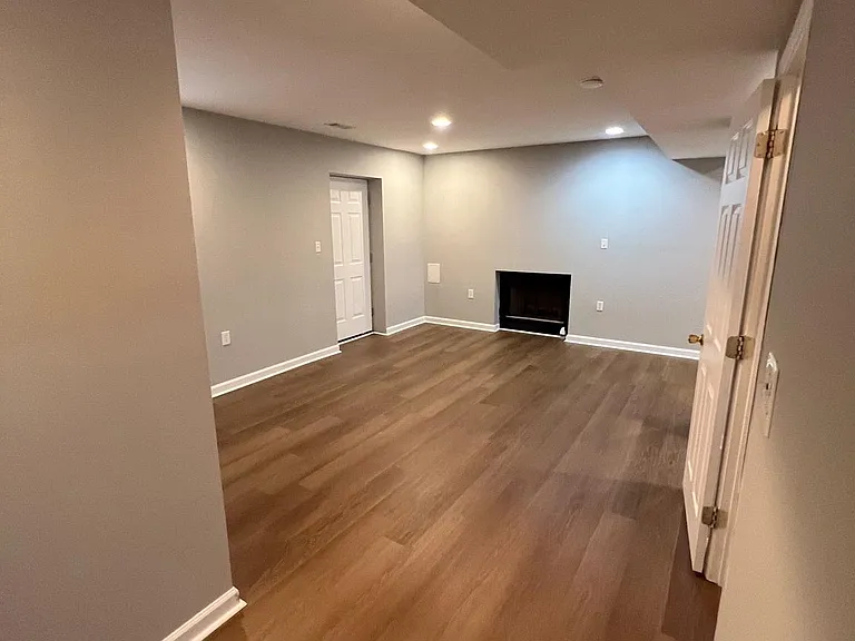 11211 Surry Woods Ct — Photo 21
