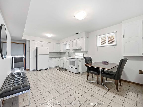 4th image of 49 Sentinel Rd #B