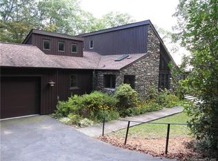 203 Tower Cir, Laurel Park, NC 28739