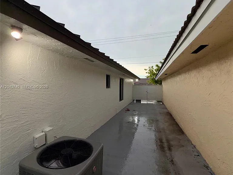 8945 NW 114th St — Photo 20