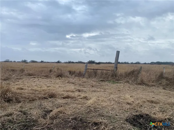 1001 Holub Rd, Inez, TX 77968
