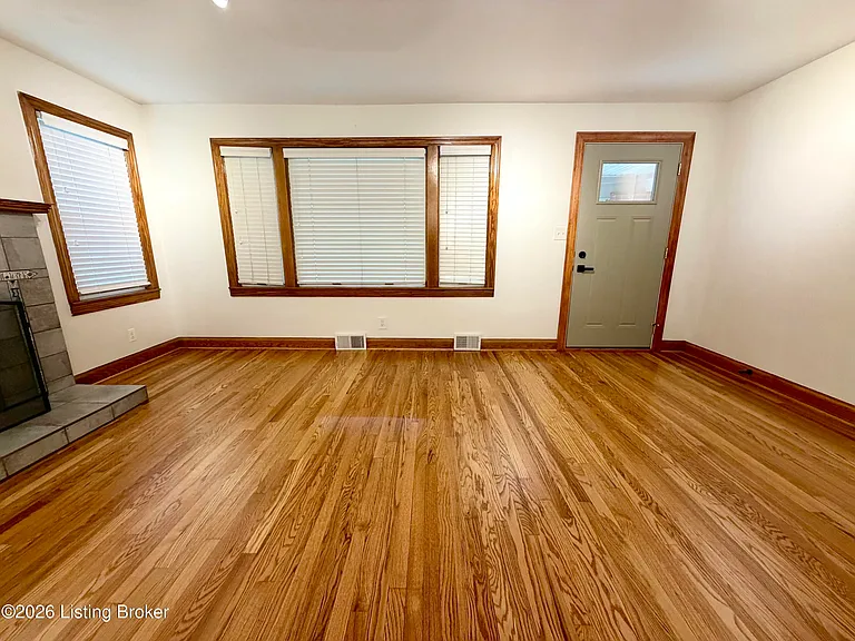 2219 Woodbourne Ave — Photo 3