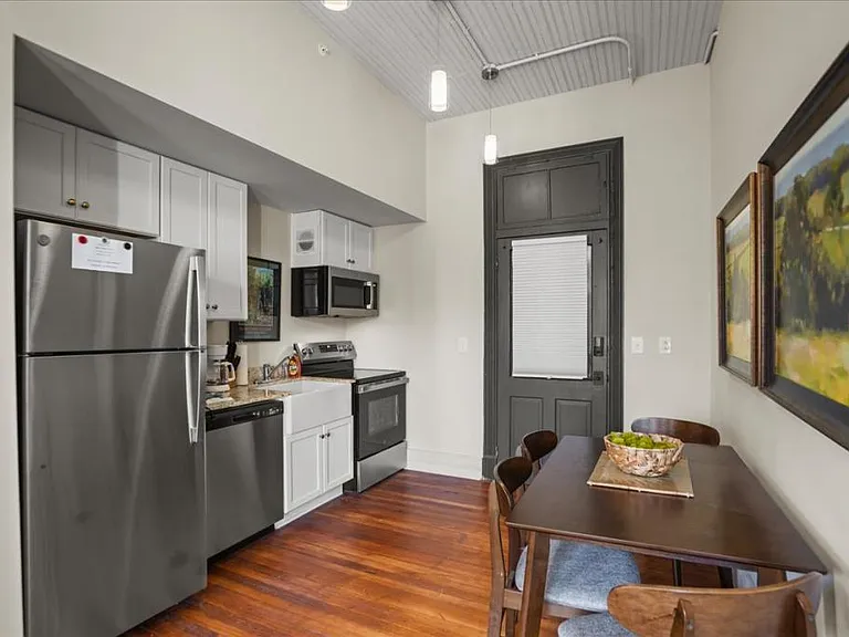 127 W Evans St — Photo 2
