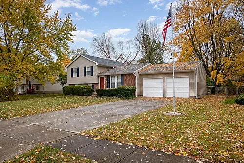 1387 Firethorne Dr Photo 1