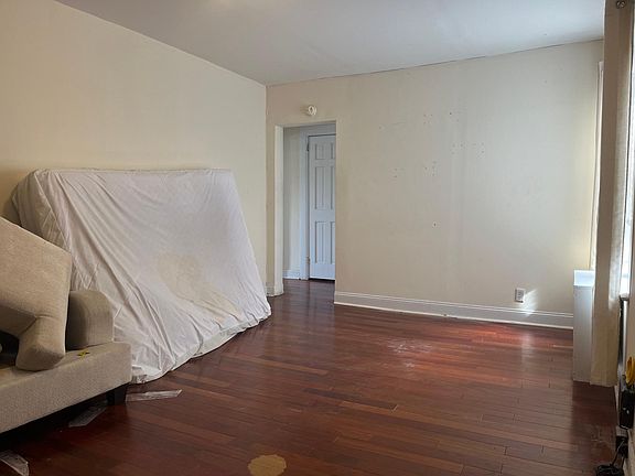 3rd image of 911 McLean Ave APT E2