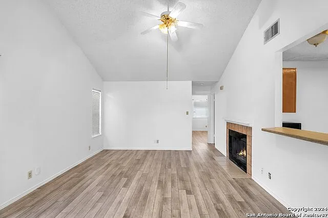7018 Elmbank — Photo 6