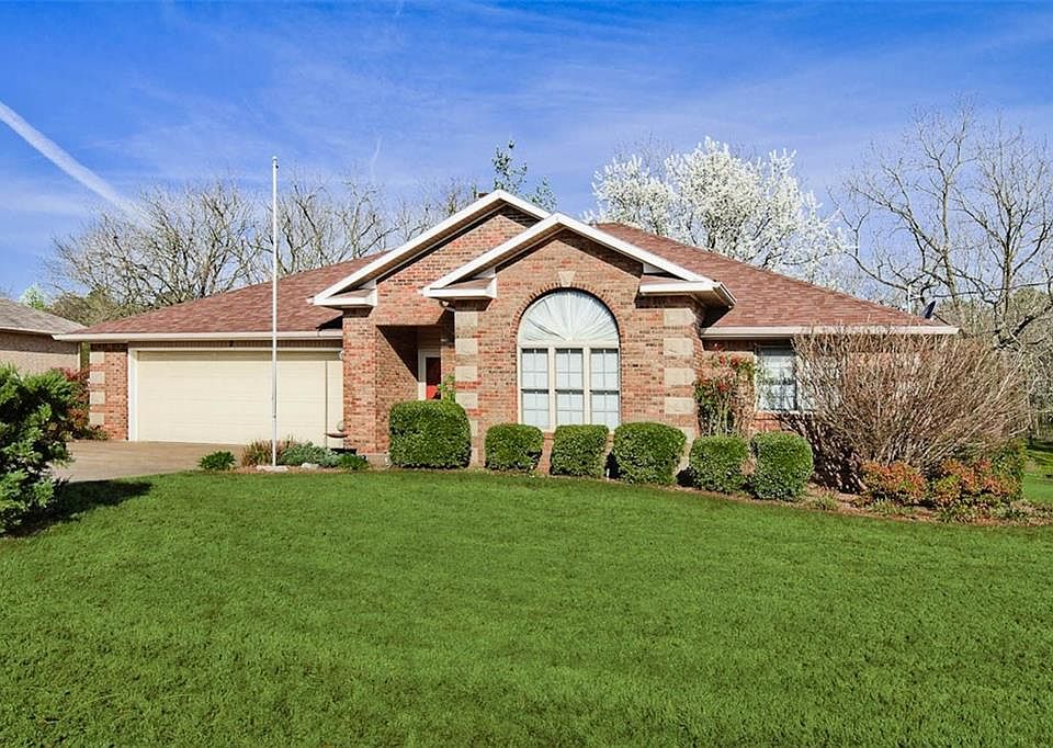 1st image of 7 Scotsdale Pl