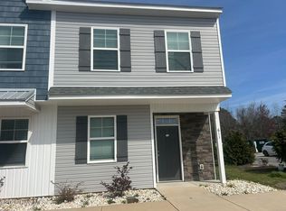 611 Windsurfing Ln, Sneads Ferry, NC 28460