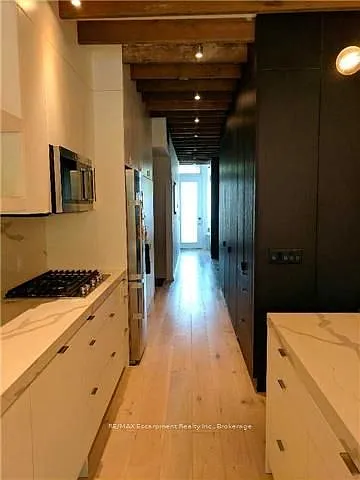 2557 Dundas St W #1 — Photo 8