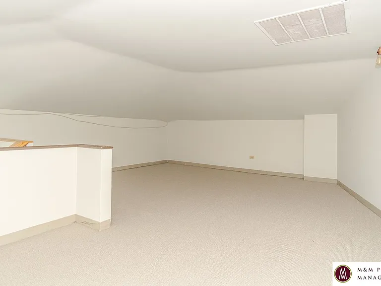947 South Blvd — Photo 5