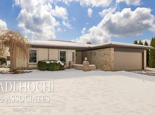 13736 Brougham Dr, Sterling Heights, MI 48312
