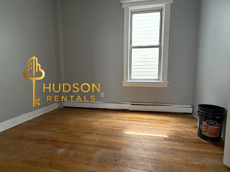 127 Myrtle Ave #3 — Photo 2