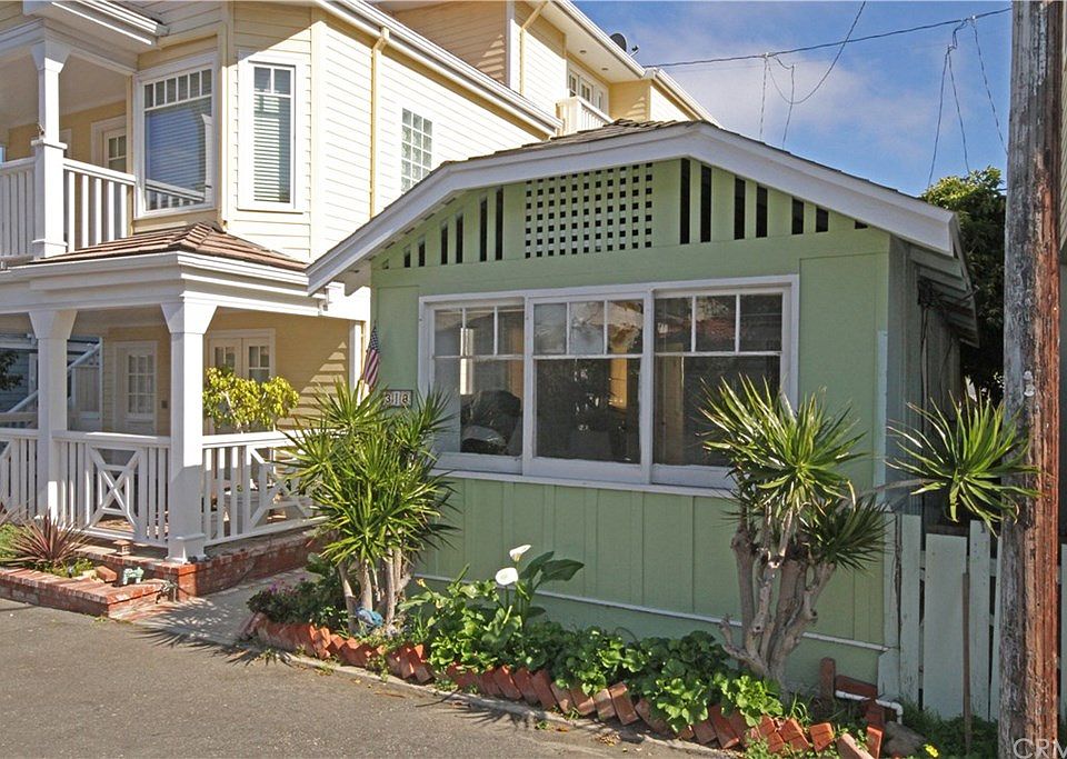 1st image of 318 Eucalyptus Ave