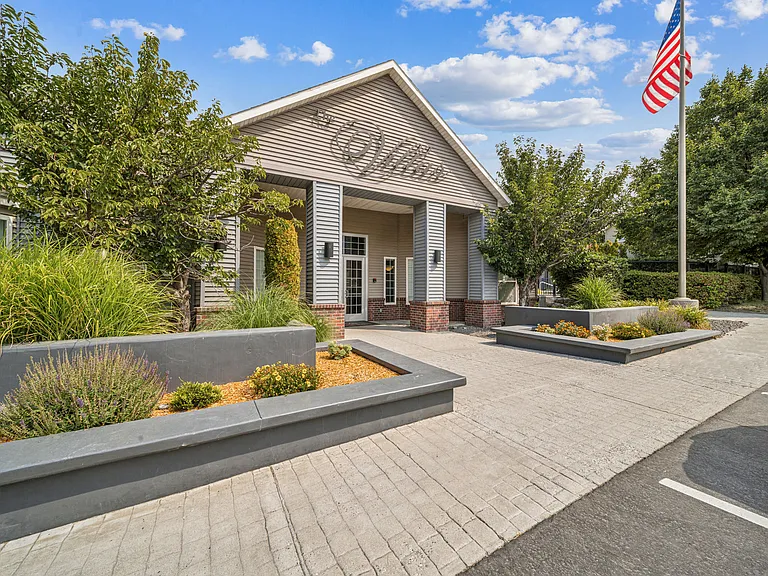 Villas at Meadow Springs — Photo 36