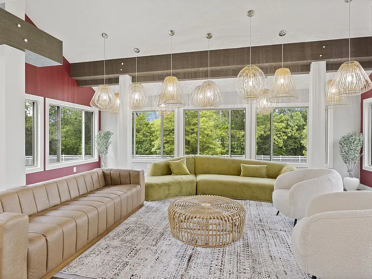 Clubhouse Lounge