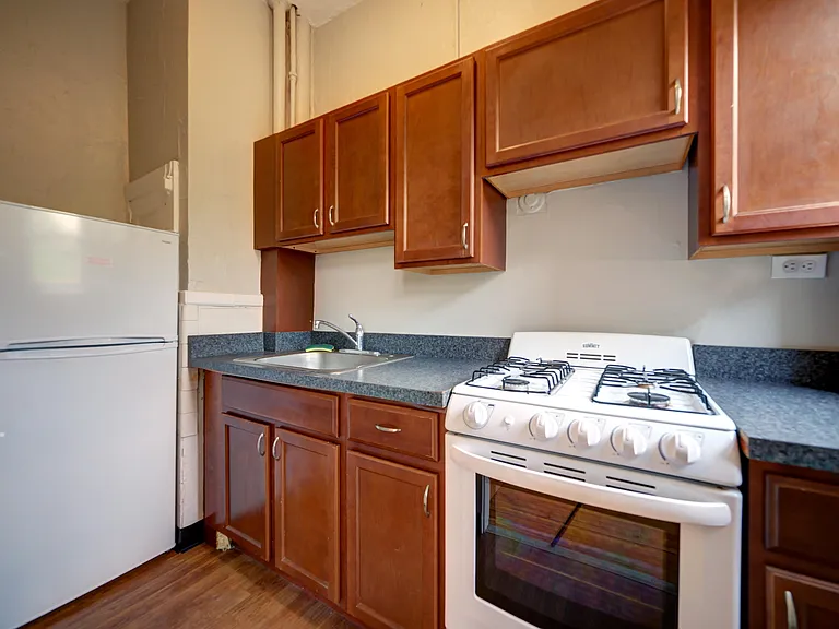 Caldwell Apartments — Photo 5