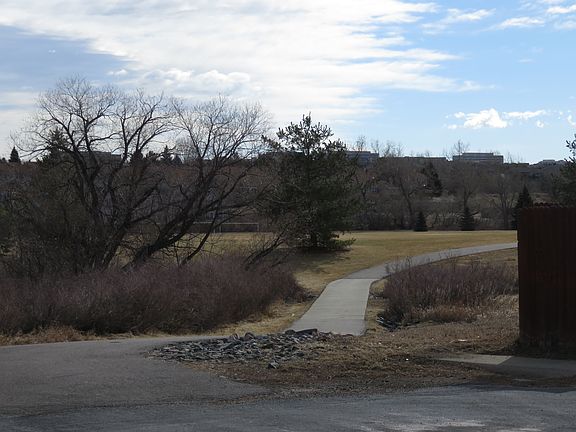 Sweetwater Park across street