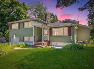 431 Valley Rd, Gillette, NJ 07933