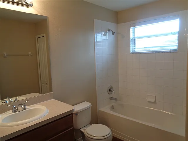 15403 Quail Woods Pl — Photo 17