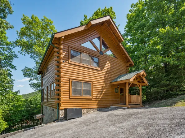 1105 Autumn Path Way, Sevierville, TN 37862