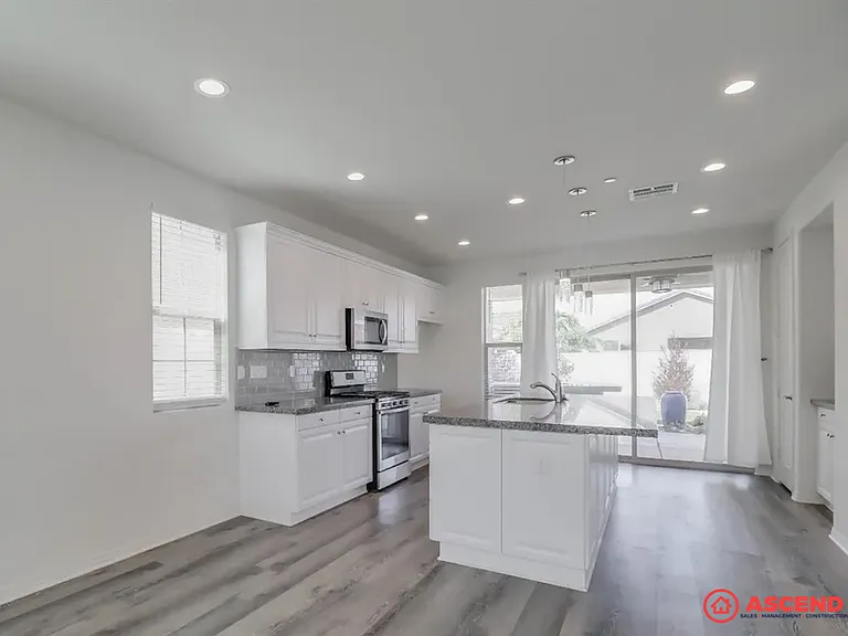 11610 Campus Park Dr — Photo 4
