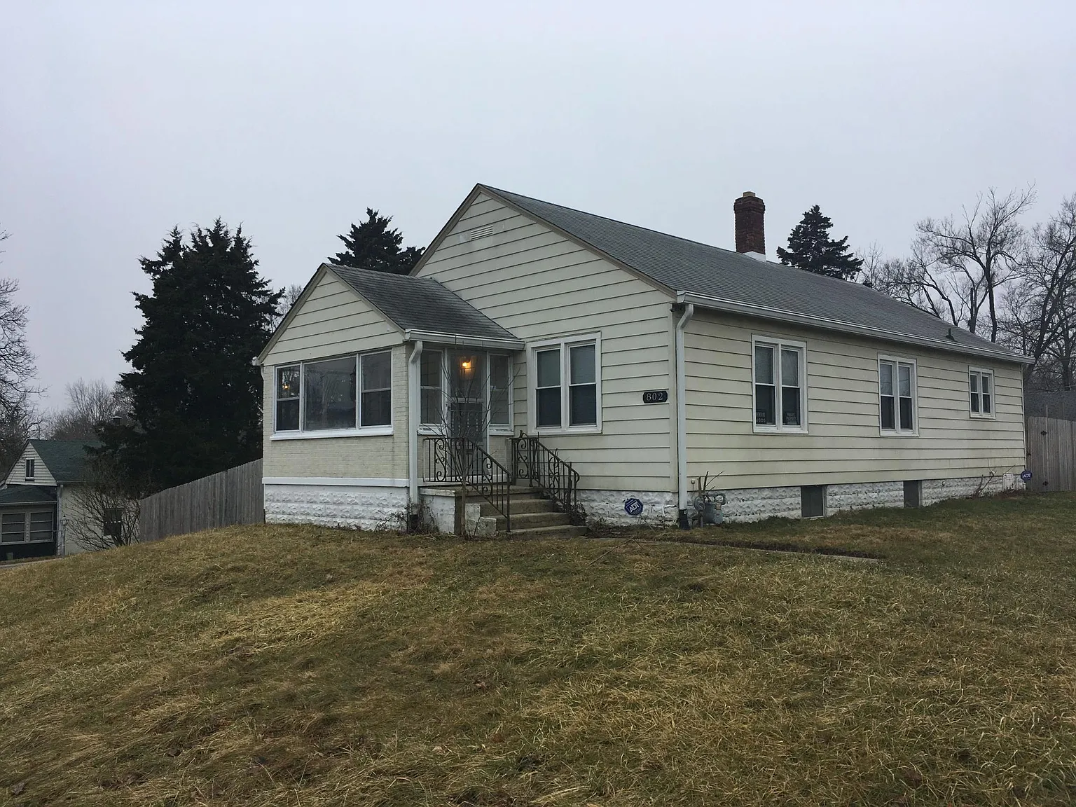 802 S Worth Ave photo 1