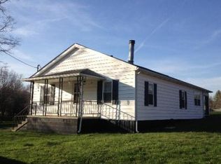 136 Walnut St, Daniels, WV 25832