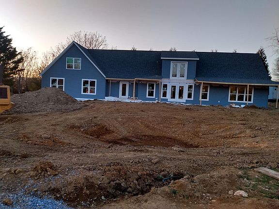 Ranch house under construction
