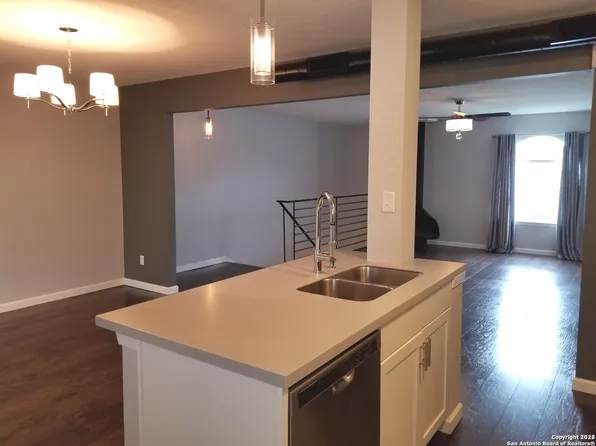 102 VASSAR LN #20, San Antonio, TX 78212