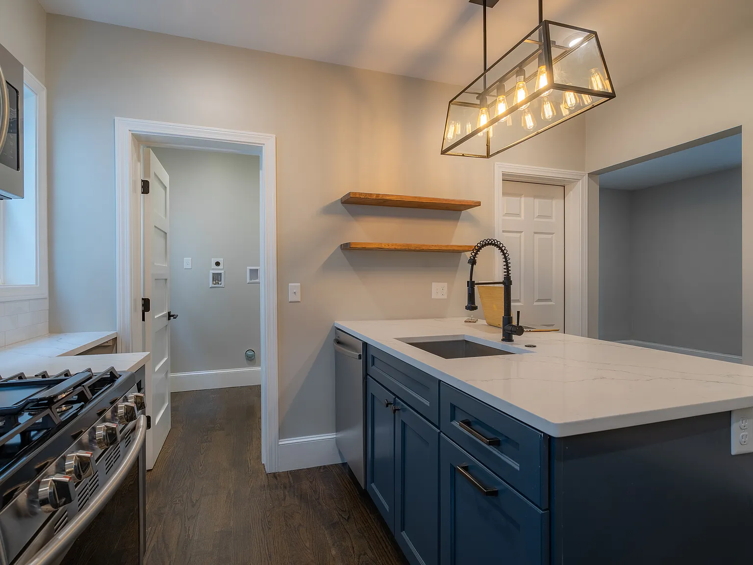 3 bed, 1108 sqft, $3,400 — Photo 4