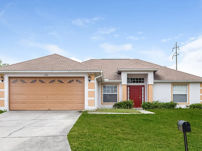 310 Country Lakes Cir — Photo 1