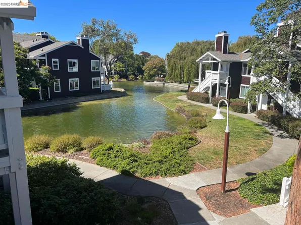 148 Marina Lakes Dr, Richmond, CA 94804