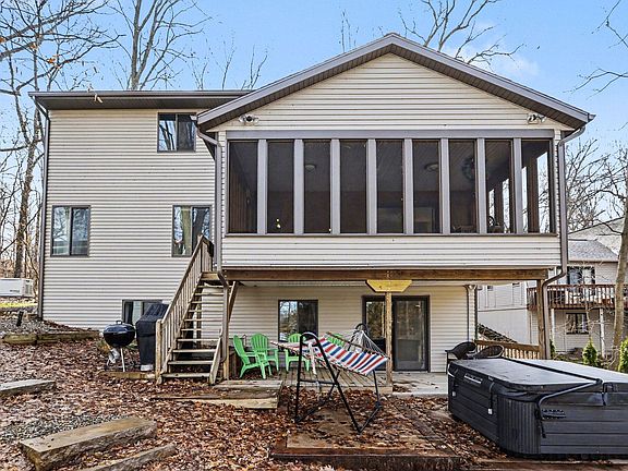 2nd image of 337 Horseshoe Ct