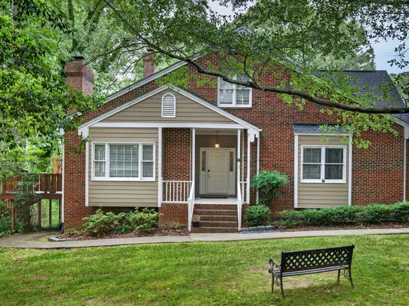 8313 Wycombe Ln, Raleigh, NC 27615