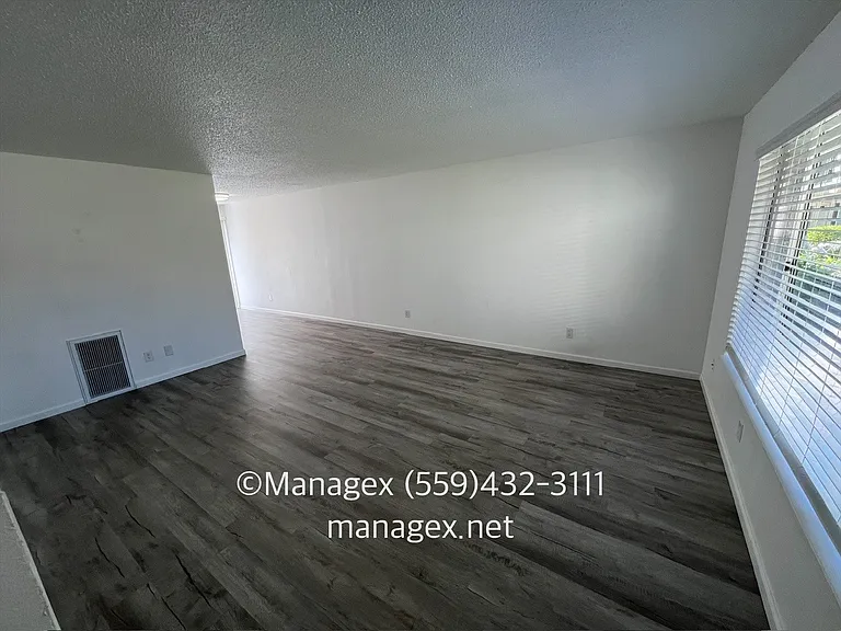 5090 N Roosevelt Ave #7 — Photo 2